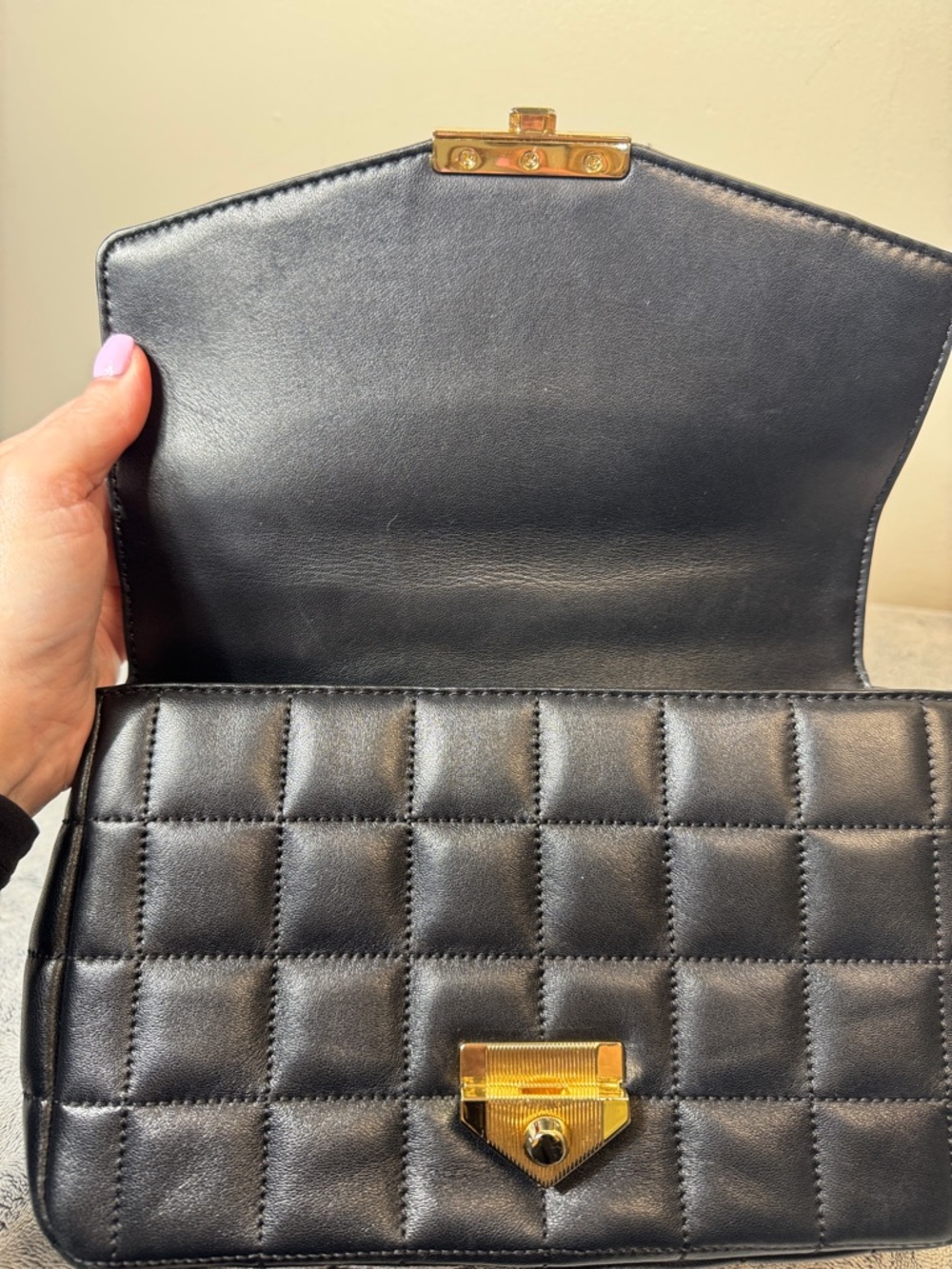 MICHAEL Michael Kors SoHo Large Quilted Leather Shoulder Bag - Black & Gold - Picture 14 of 16